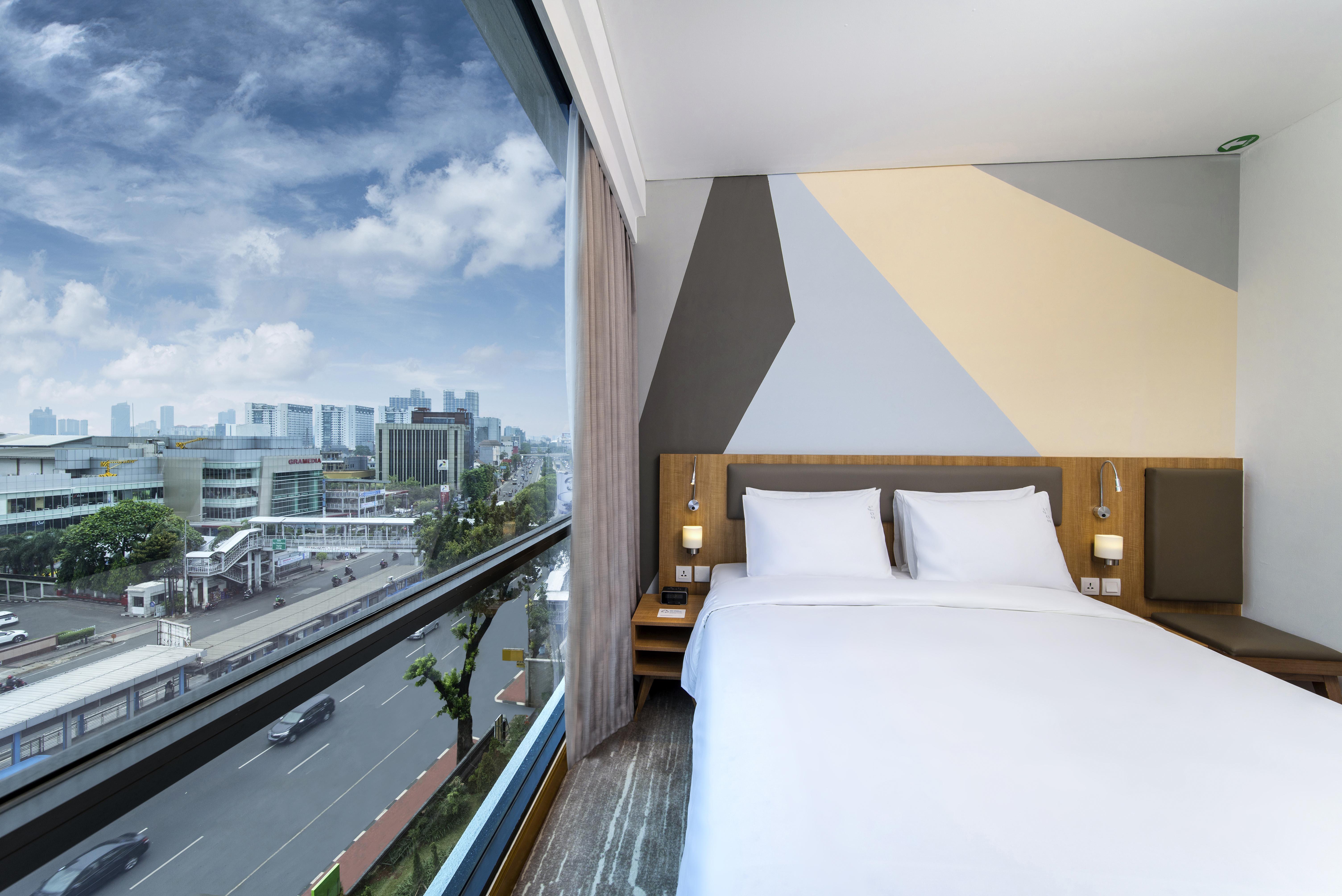Holiday Inn Express Jakarta Matraman By Ihg Exterior foto