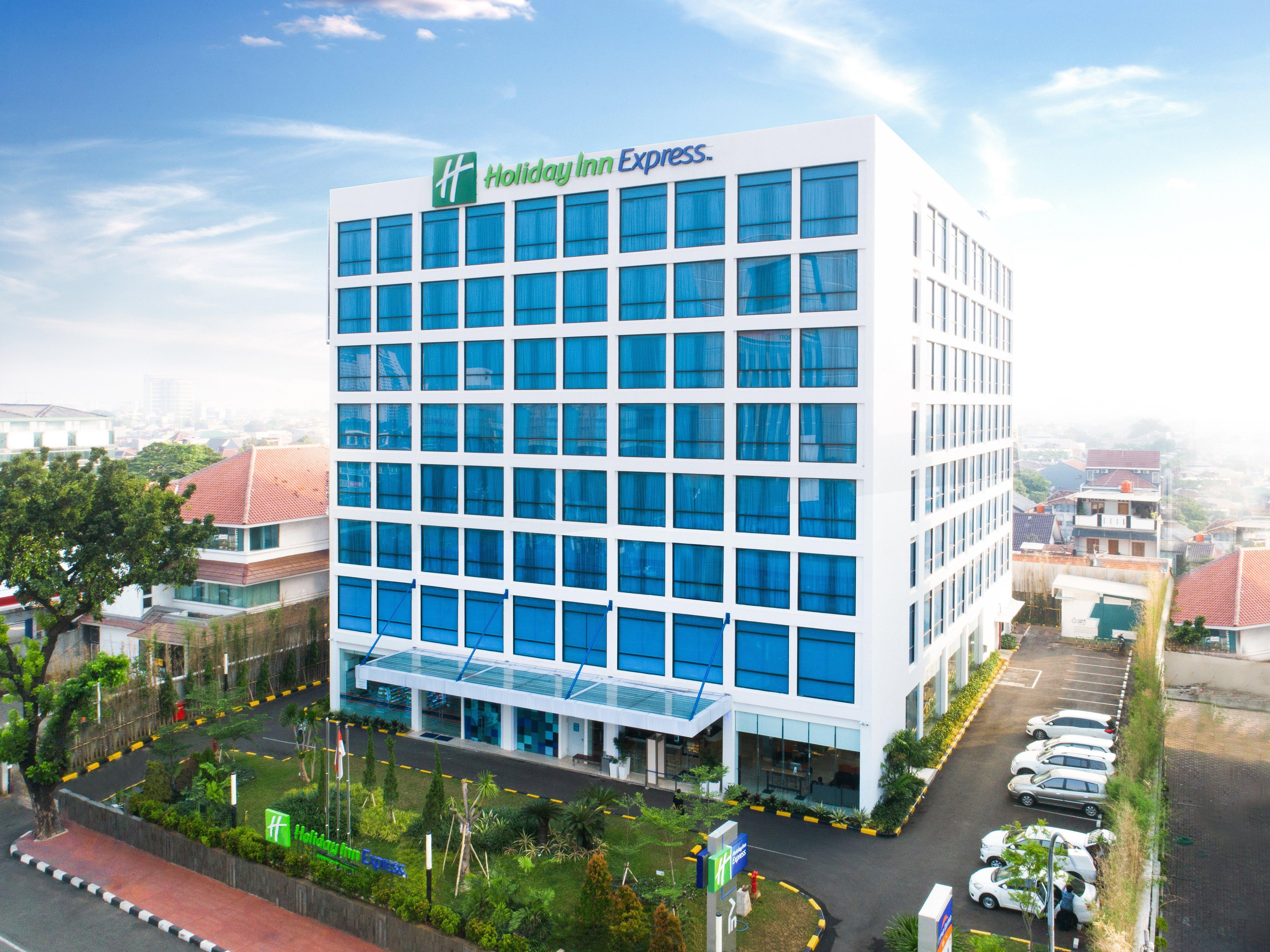 Holiday Inn Express Jakarta Matraman By Ihg Exterior foto